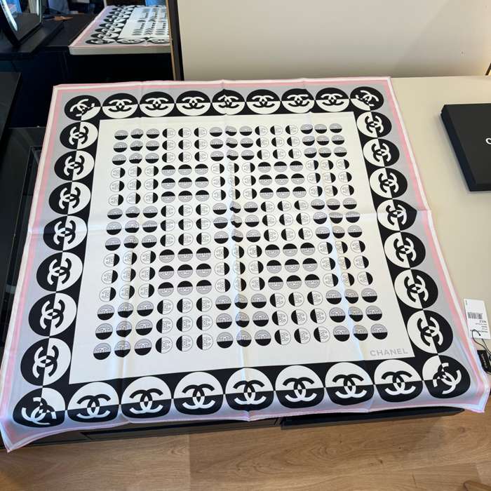 シャネル オリジナル90cmシルクスカーフ 90X90cm