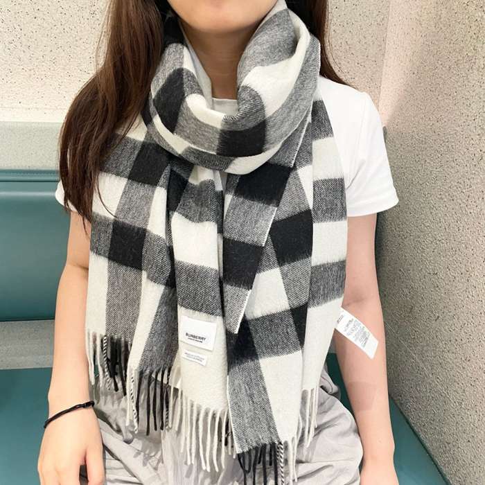 バーバリー 両面チェックカシミヤスカーフ 45x210cm