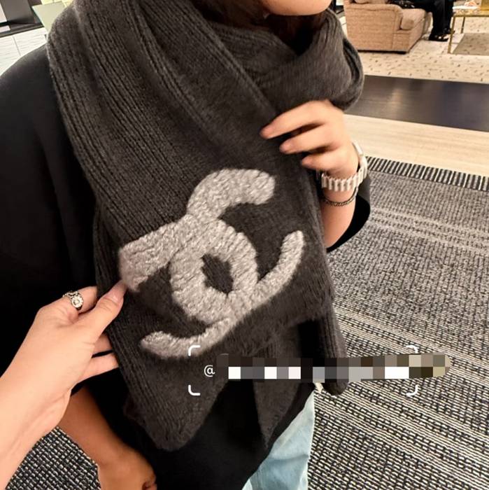 シャネル 秋冬新作 カシミヤスカーフ 30x 190cm シャネル 秋冬新作 カシミヤスカーフ 30x 190cm