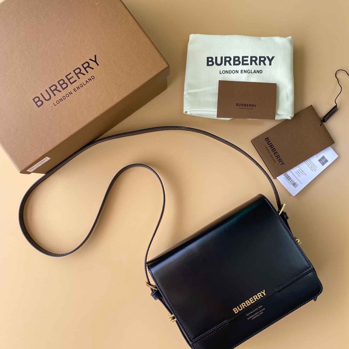 BURBERRY 595155 プリント 斜め掛けバッグ クラシック 20x16cm サイズ:20x16cm