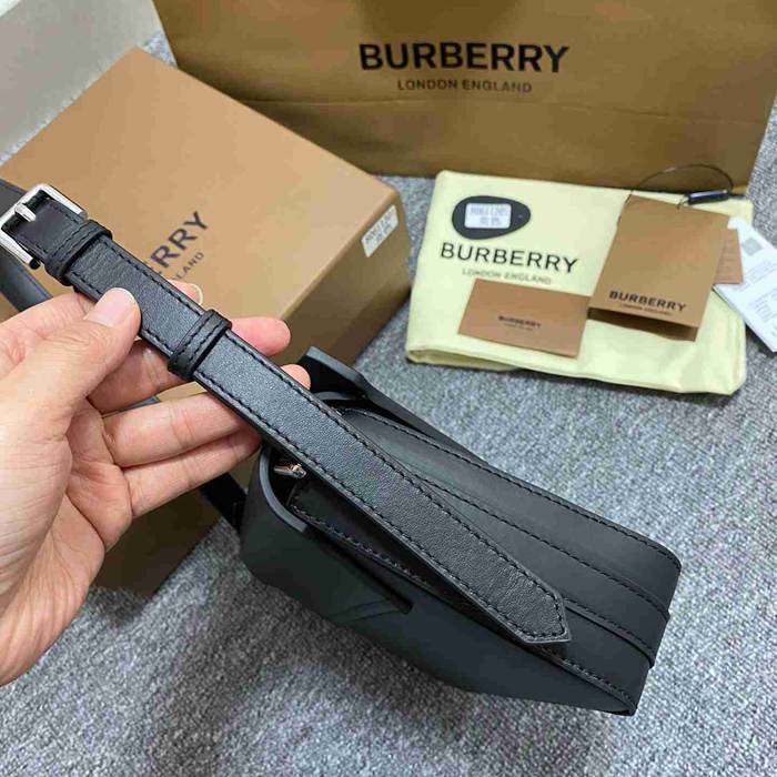 BURBERRY 1301 ショルダーバッグ クラシック 24x18cm サイズ:24x18cm