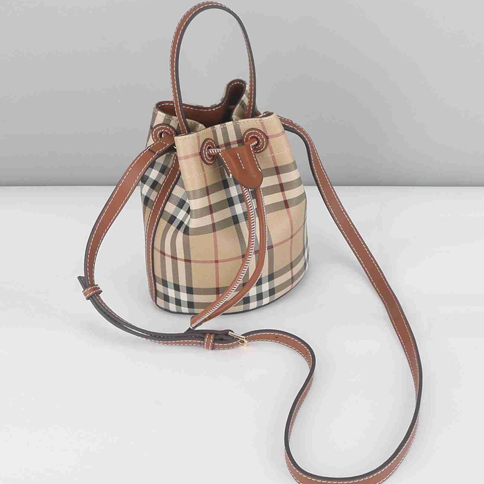 BURBERRY 4881 ブラウン 斜め掛けバッグ クラシックチェック 18x16x11cm サイズ:18x16x11cm
