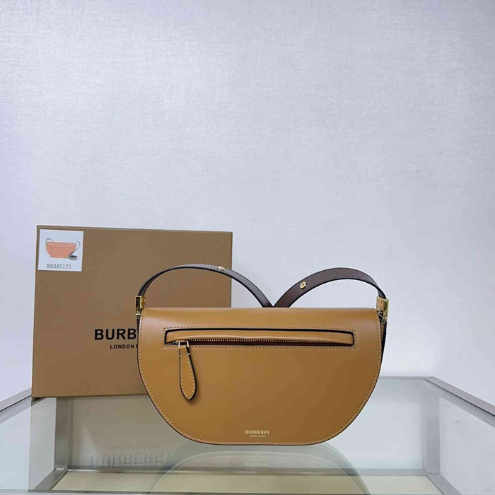 BURBERRY 717165 ゴールド 斜め掛けバッグ クラシック 26x15cm サイズ:26x15cm BURBERRY 717165 ゴールド 斜め掛けバッグ クラシック 26x15cm サイズ:26x15cm