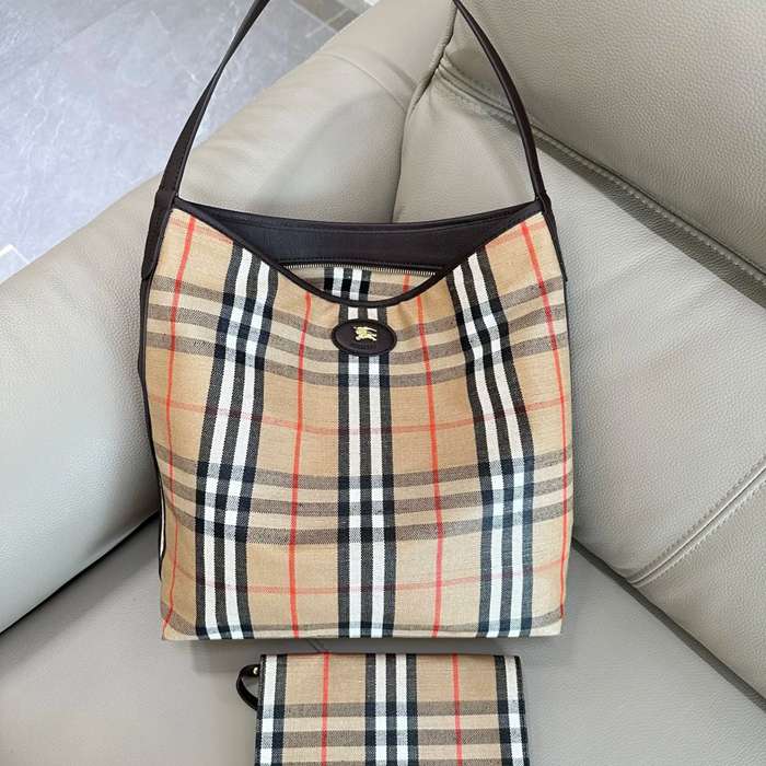 BURBERRY 1951 カーフスキン チェック ショルダーバッグ クラシックチェック 38x36x15cm サイズ:38x36x15cm