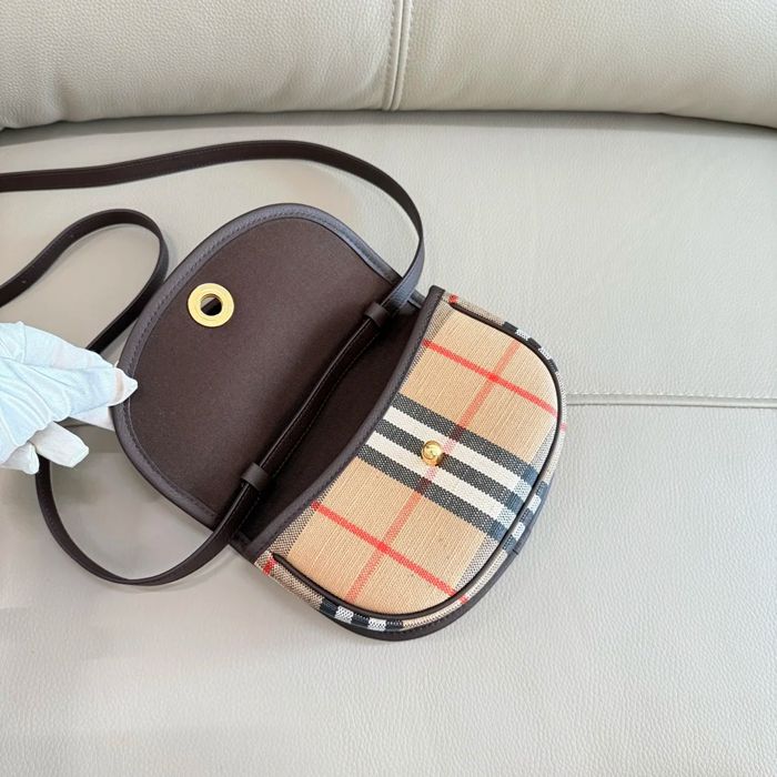 BURBERRY 2401 カーフスキン チェック 斜め掛けバッグ クラシックチェック 19x11cm サイズ:19x11cm