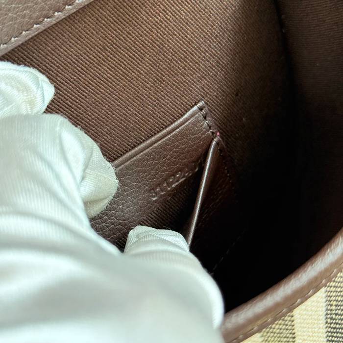 BURBERRY 2401 カーフスキン チェック 斜め掛けバッグ クラシックチェック 19x11cm サイズ:19x11cm