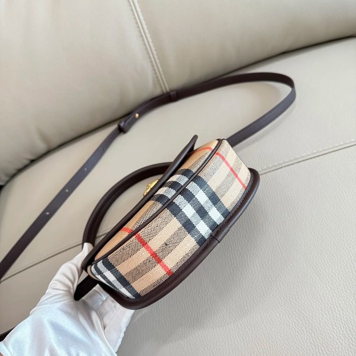 BURBERRY 2401 カーフスキン チェック 斜め掛けバッグ クラシックチェック 19x11cm サイズ:19x11cm
