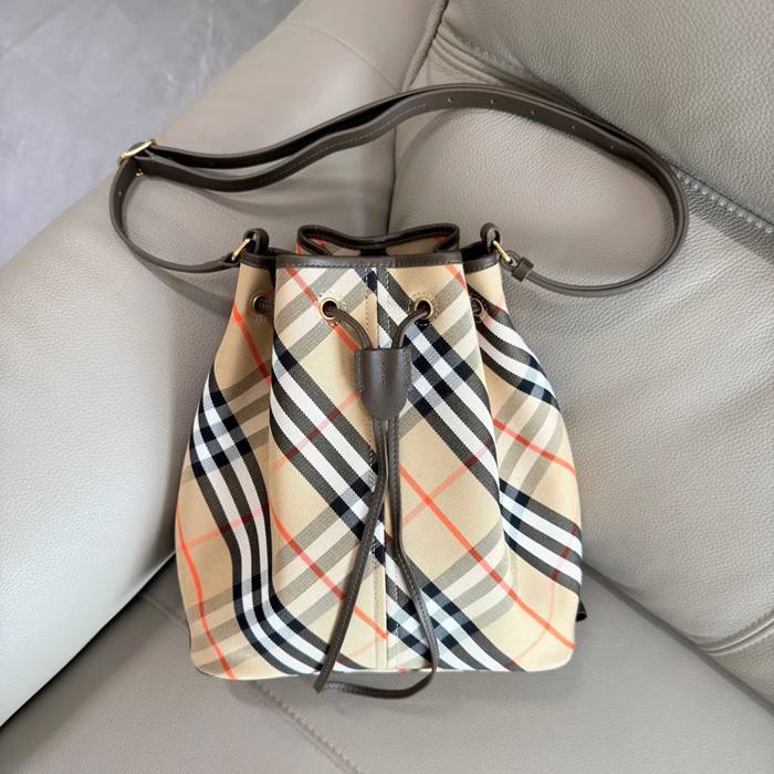 BURBERRY 8711 カーフスキン チェック 斜め掛けバッグ クラシックチェック 29x28x16cm サイズ:29x28x16cm