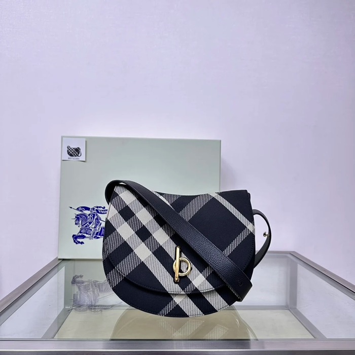 BURBERRY 3301 チェック 斜め掛けバッグ クラシックチェック 26x20x10cm サイズ:26x20x10cm BURBERRY 3301 チェック 斜め掛けバッグ クラシックチェック 26x20x10cm サイズ:26x20x10cm