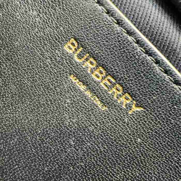 BURBERRY 0211 ラムレザー 斜め掛けバッグ TB 24x15cm サイズ:24x15cm