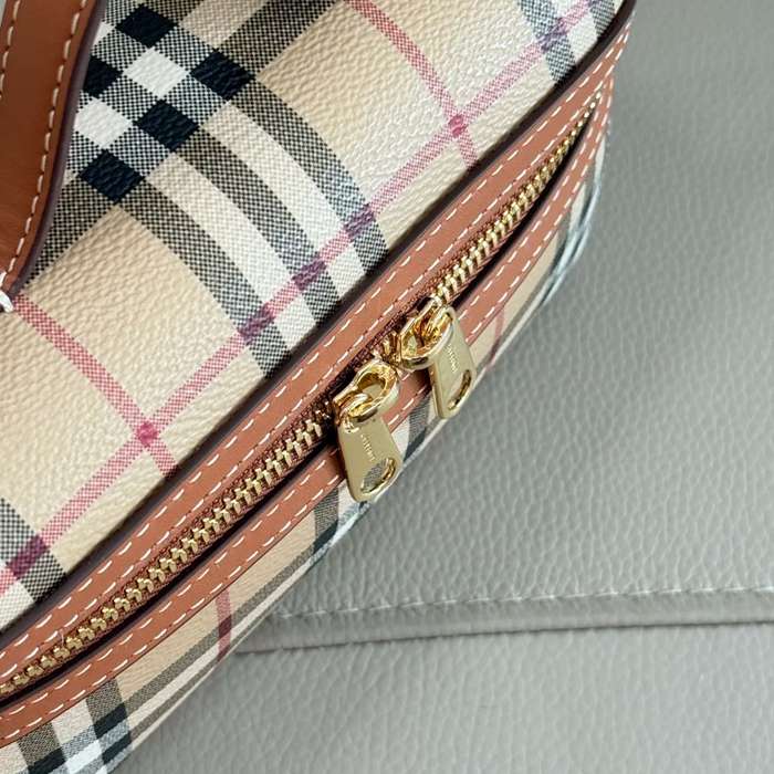 BURBERRY 5251 カーフスキン ベージュ 斜め掛けバッグ クラシックチェック 20x15cm サイズ:20x15cm
