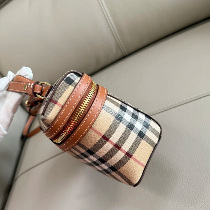 BURBERRY 5251 カーフスキン ベージュ 斜め掛けバッグ クラシックチェック 20x15cm サイズ:20x15cm