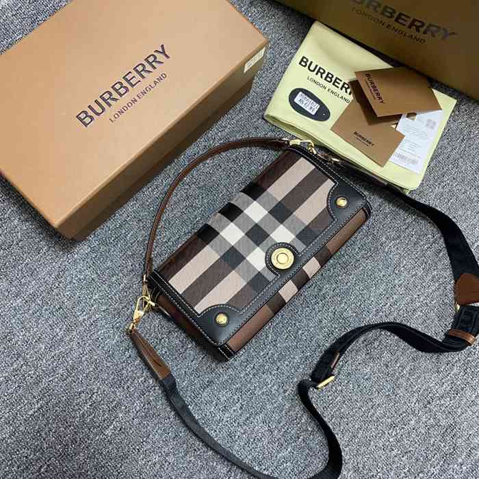 BURBERRY 1671 カーフスキン チェック 斜め掛けバッグ クラシックチェック 24x14cm サイズ:24x14cm BURBERRY 1671 カーフスキン チェック 斜め掛けバッグ クラシックチェック 24x14cm サイズ:24x14cm