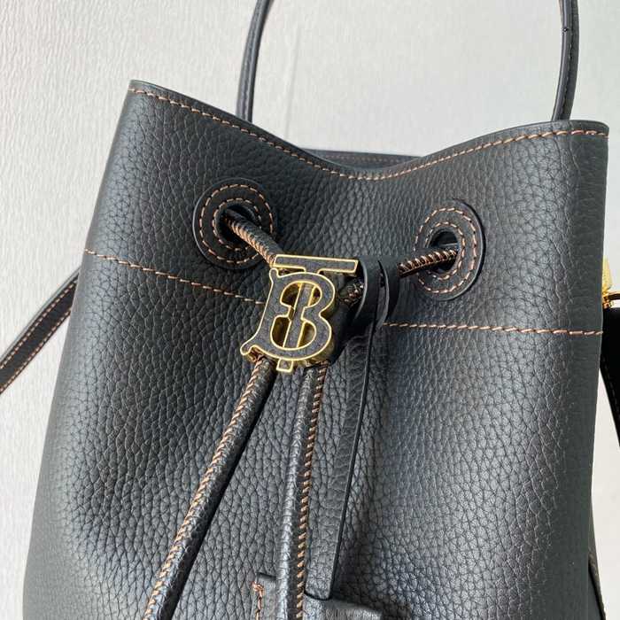 BURBERRY 6911 カーフスキン 斜め掛けバッグ TB 26x26x16cm サイズ:26x26x16cm