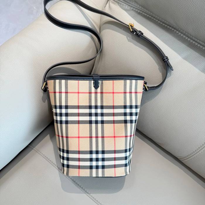 BURBERRY 0862 ピンク 斜め掛けバッグ クラシックチェック 23x16x15cm サイズ:23x16x15cm BURBERRY 0862 ピンク 斜め掛けバッグ クラシックチェック 23x16x15cm サイズ:23x16x15cm