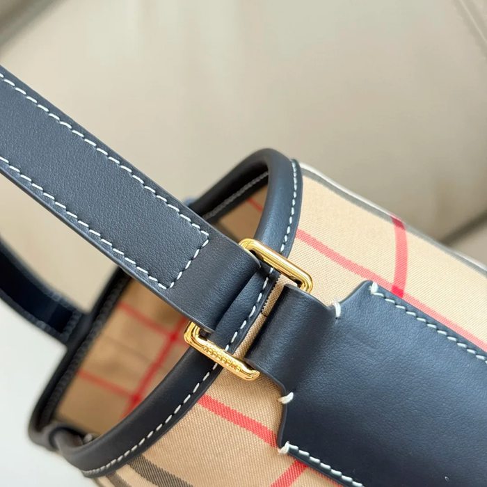 BURBERRY 0862 ピンク 斜め掛けバッグ クラシックチェック 23x16x15cm サイズ:23x16x15cm