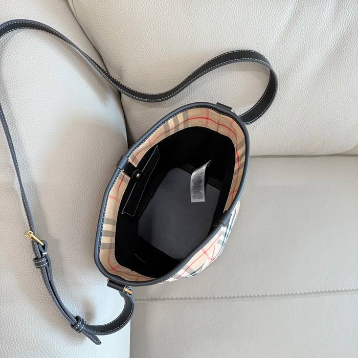 BURBERRY 0862 ピンク 斜め掛けバッグ クラシックチェック 23x16x15cm サイズ:23x16x15cm