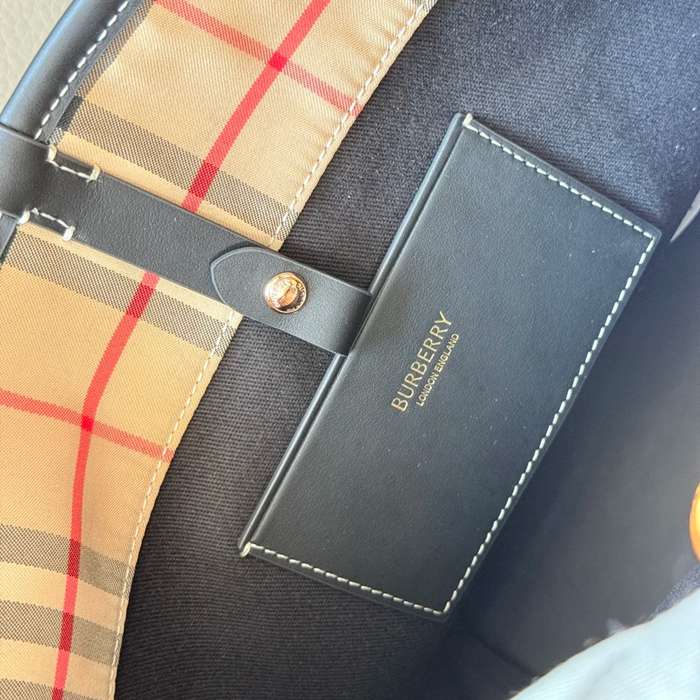 BURBERRY 0862 ピンク 斜め掛けバッグ クラシックチェック 23x16x15cm サイズ:23x16x15cm