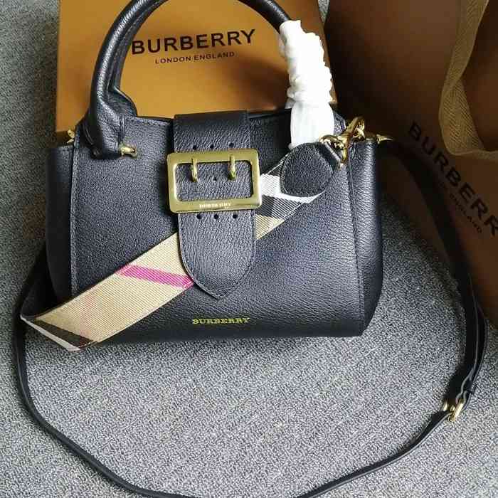 BURBERRY 89012 チェック 斜め掛けバッグ クラシックチェック 23x19x14cm サイズ:23x19x14cm