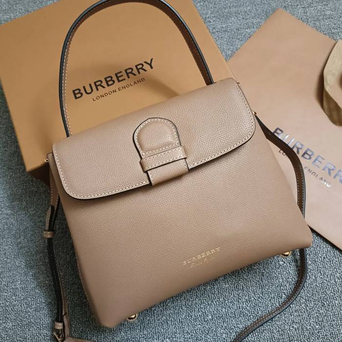 BURBERRY 89019 カーフスキン チェック 斜め掛けバッグ クラシックチェック 26x21x12cm サイズ:26x21x12cm