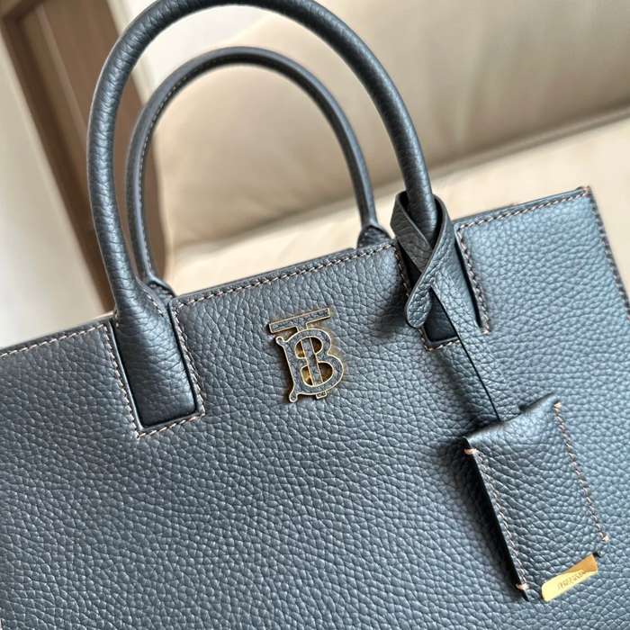 BURBERRY 0441 カーフスキン 斜め掛けバッグ TB 27x20x11cm サイズ:27x20x11cm