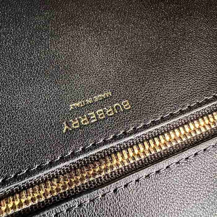 BURBERRY 0441 カーフスキン 斜め掛けバッグ TB 27x20x11cm サイズ:27x20x11cm