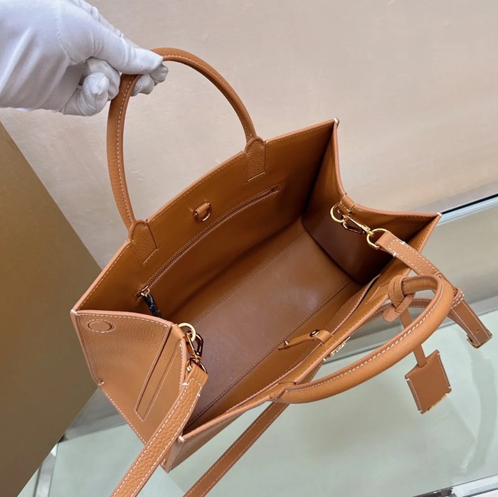 BURBERRY 9761 カーフスキン 斜め掛けバッグ TB 32x24x12cm サイズ:32x24x12cm
