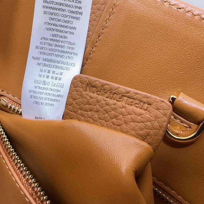 BURBERRY 9761 カーフスキン 斜め掛けバッグ TB 32x24x12cm サイズ:32x24x12cm