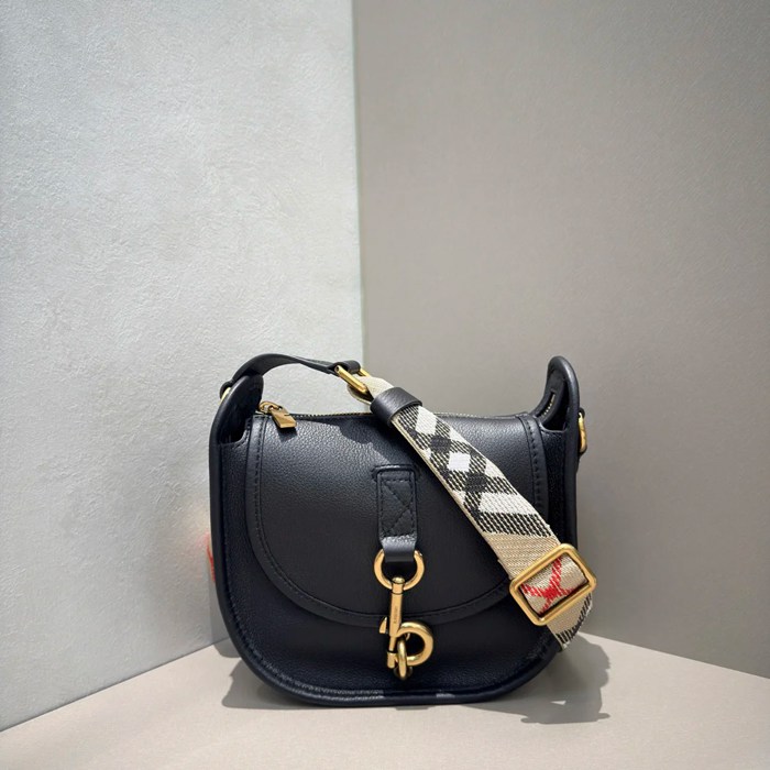 BURBERRY 6931 カーフスキン チェック 斜め掛けバッグ クラシックチェック 19x18cm サイズ:19x18cm