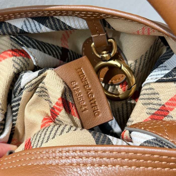 BURBERRY 5941 カーフスキン ベージュ 斜め掛けバッグ クラシックチェック 22x21cm サイズ:22x21cm
