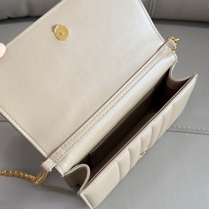 BURBERRY 1761 ラムレザー チェック 斜め掛けバッグ クラシックチェック 20x12cm サイズ:20x12cm