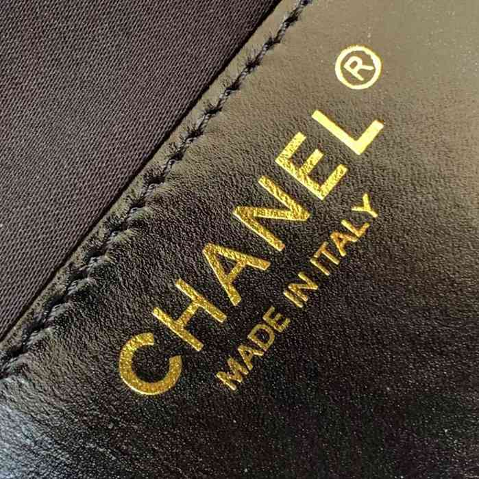 CHANEL 菱格紋 ブラック×ゴールド 脇下バッグ クラシック ヴィンテージ 30×26×14cm サイズ:30×26×14cm