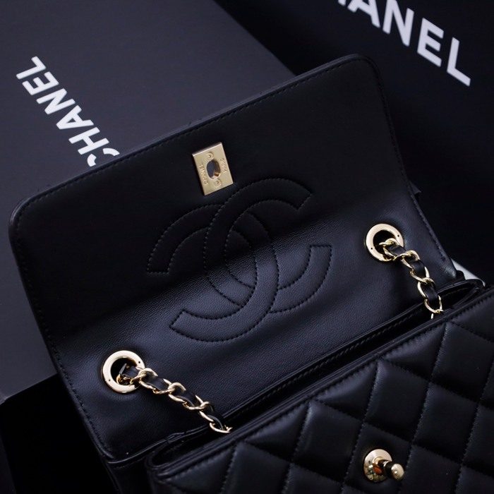 CHANEL ブラック×ゴールド 25×17×12cm サイズ:25×17×12cm
