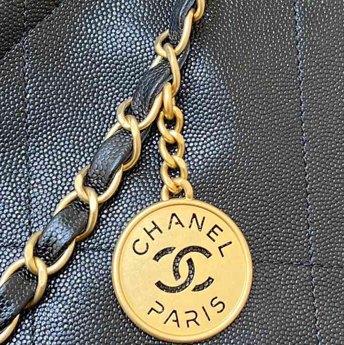 CHANEL カーフレザー ブラック×ゴールド クラシック ファッショナブル 37×35×7cm サイズ:37×35×7cm
