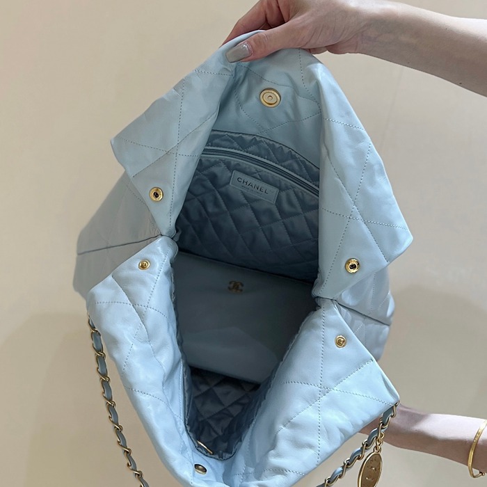 CHANEL 48100 カーフレザー クラシック ファッショナブル 42×39×8cm サイズ:42×39×8cm