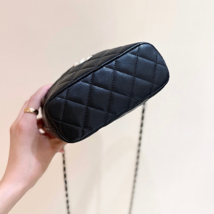 CHANEL カーフレザー 荔枝紋 ブラック×ゴールド 斜め掛けバッグ クラシック 21.5×19×7.5cm サイズ:21.5×19×7.5cm