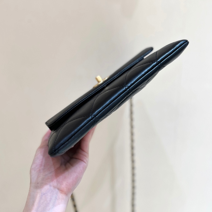 CHANEL ラムレザー グレンチェック ブラック×ゴールド 秋冬 25×19×3cm サイズ:25×19×3cm