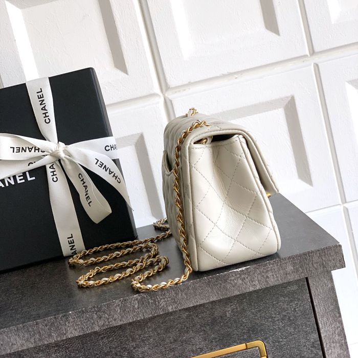 CHANEL ラムレザー ホワイト×グレー×ゴールド 斜め掛けバッグ ヴィンテージ 小 23.5×14.5×7cm サイズ:23.5×14.5×7cm
