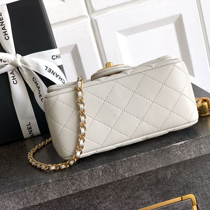 CHANEL ラムレザー ホワイト×グレー×ゴールド 斜め掛けバッグ ヴィンテージ 小 23.5×14.5×7cm サイズ:23.5×14.5×7cm