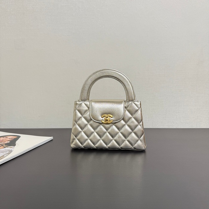 CHANEL 菱格紋 シルバー ハンドバッグ 大 秋冬 19×13×7cm サイズ:19×13×7cm CHANEL 菱格紋 シルバー ハンドバッグ 大 秋冬 19×13×7cm サイズ:19×13×7cm