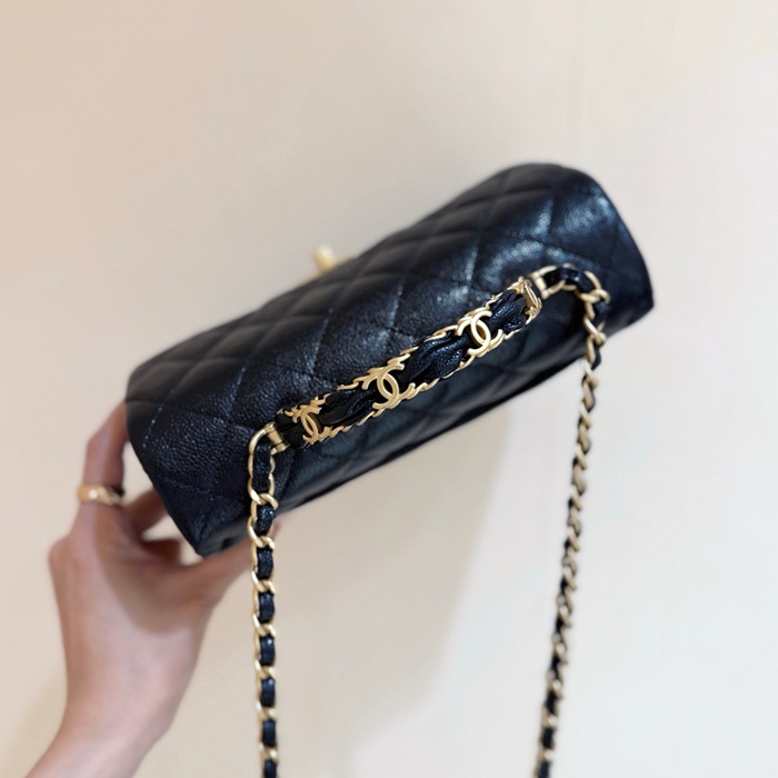 CHANEL カーフレザー 荔枝紋 ブラック×ゴールド 斜め掛けバッグ クラシック 小 19.5×12×6.5cm サイズ:19.5×12×6.5cm