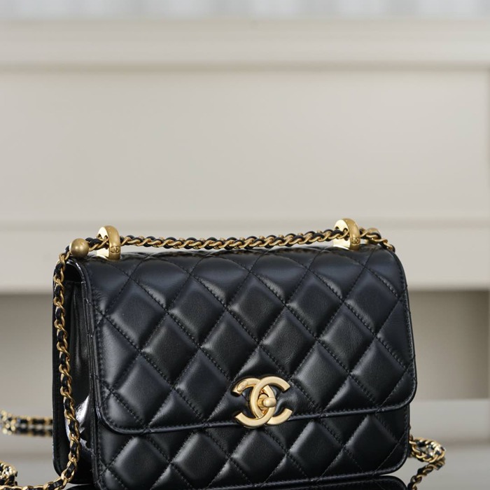 CHANEL カーフレザー ブラック×ゴールド ハンドバッグ 22×14.5×8cm サイズ:22×14.5×8cm