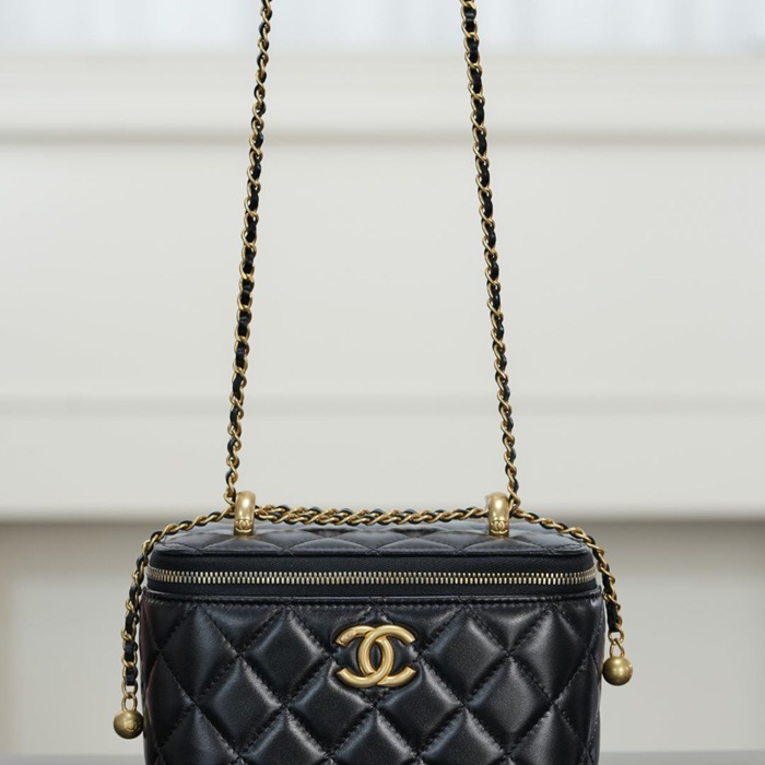 CHANEL カーフレザー ブラック×ゴールド ショルダーバッグ クラシック ヴィンテージ 17×9.5×8cm サイズ:17×9.5×8cm