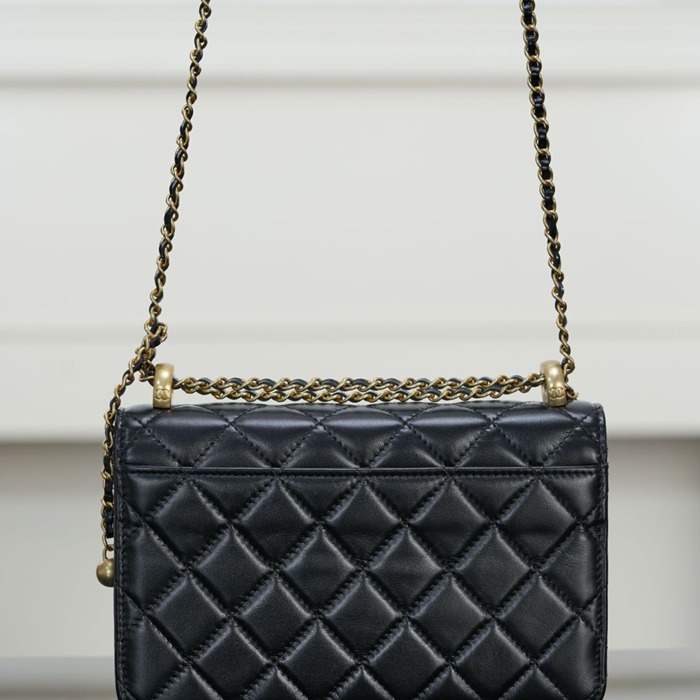 CHANEL カーフレザー ブラック×ゴールド チェーンバッグ ヴィンテージ 19×12×3.5cm サイズ:19×12×3.5cm