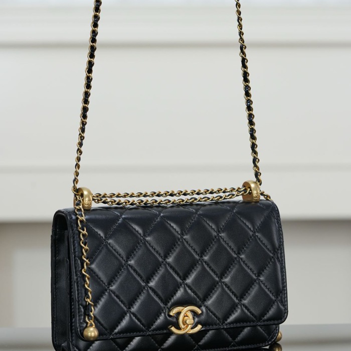 CHANEL カーフレザー ブラック×ゴールド チェーンバッグ ヴィンテージ 19×12×3.5cm サイズ:19×12×3.5cm