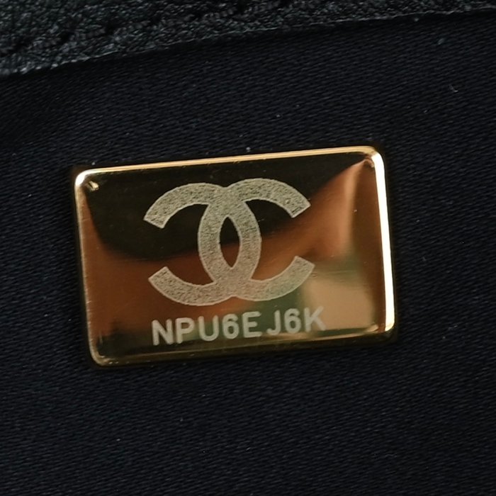 CHANEL カーフレザー ホワイト×ゴールド ヴィンテージ 小 32×24×12cm サイズ:32×24×12cm
