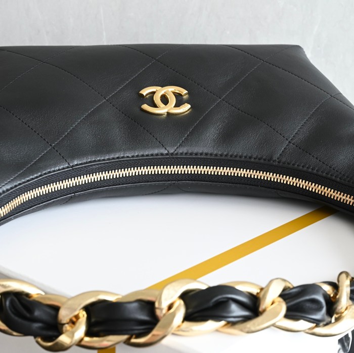 CHANEL カーフレザー ブラック×ホワイト×ゴールド 脇下バッグ ヴィンテージ 28×24×8cm サイズ:28×24×8cm