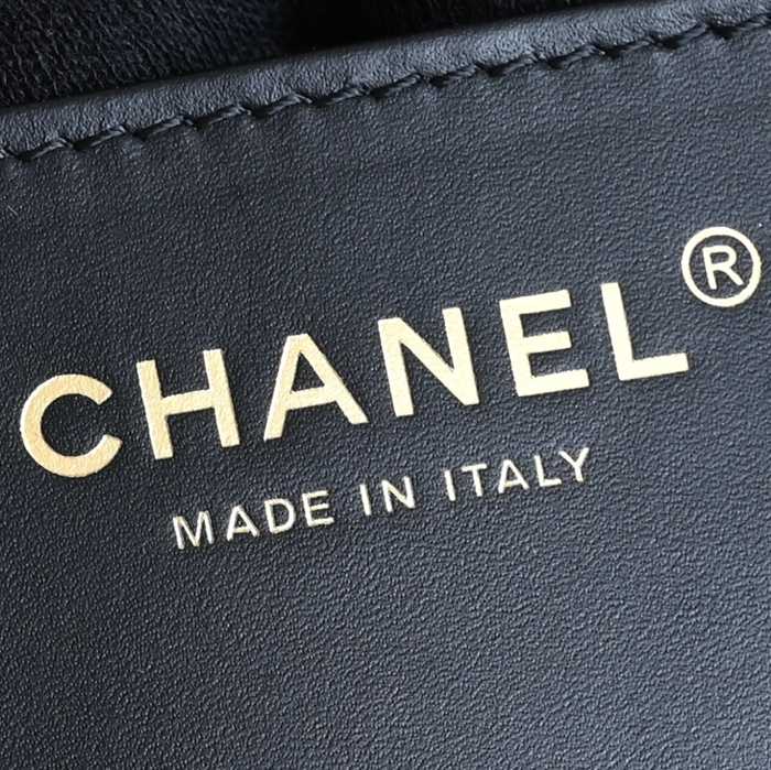 CHANEL カーフレザー ブラック×ホワイト×ゴールド 脇下バッグ ヴィンテージ 28×24×8cm サイズ:28×24×8cm