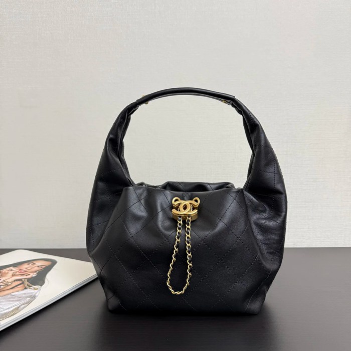 CHANEL カーフレザー ショルダーバッグ 大 29×18×12cm サイズ:29×18×12cm