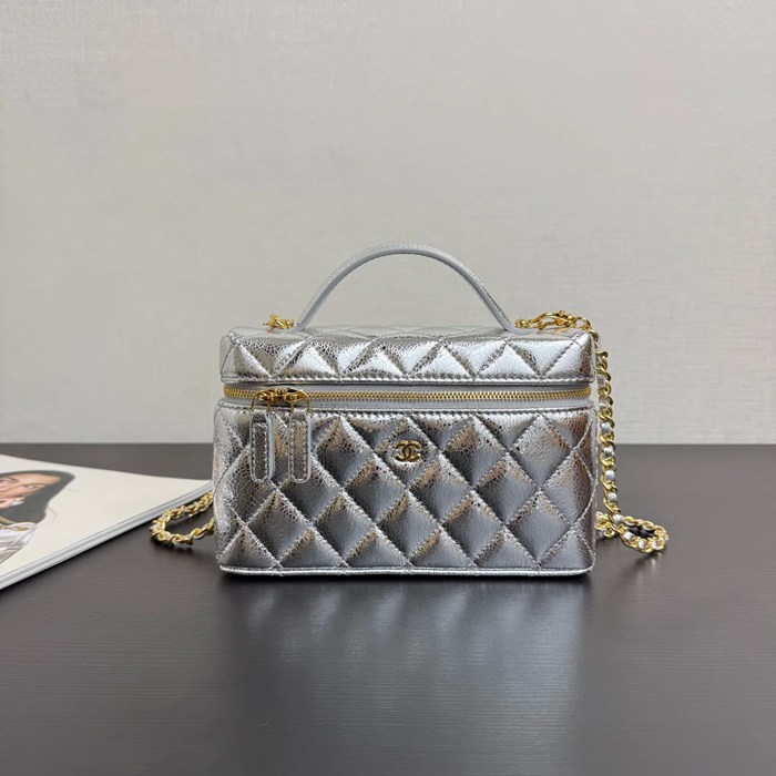 CHANEL 99448 シルバー 斜め掛けバッグ ファッショナブル 19.5×17×5cm サイズ:19.5×17×5cm